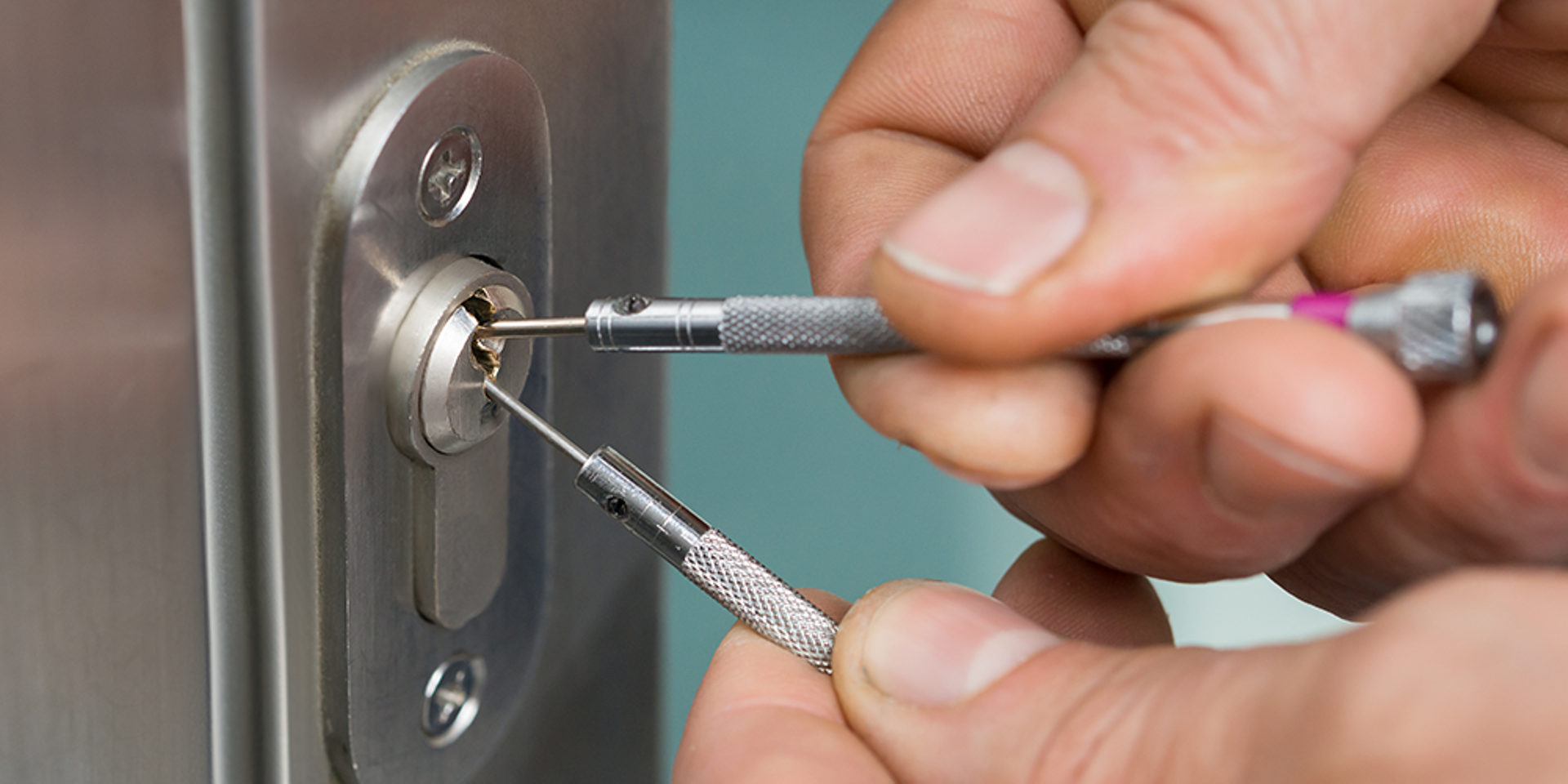 Способы взлома реечного замка: как открыть дверь, если утерян ключ?